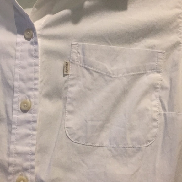 White work button down 👀👩🏻‍💼 - Picture 2 of 3